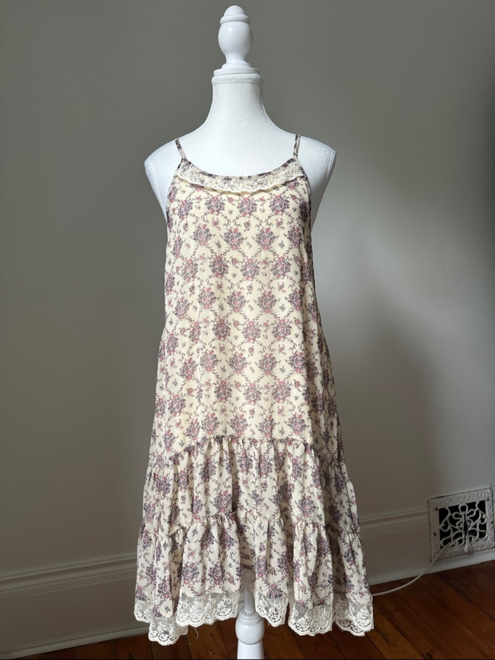 ALTAR’D STATE Floral Tiered Lace Trim Boho Festival Flowy Mini Dress Large